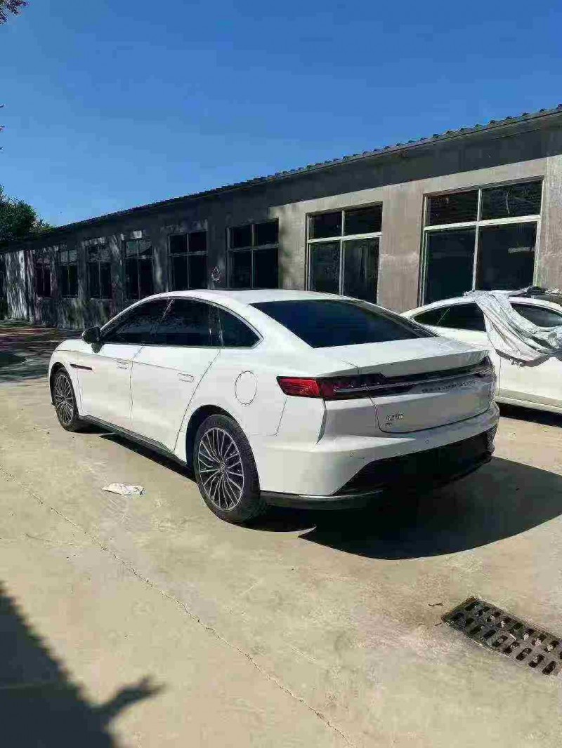 青岛23年比亚迪汉8