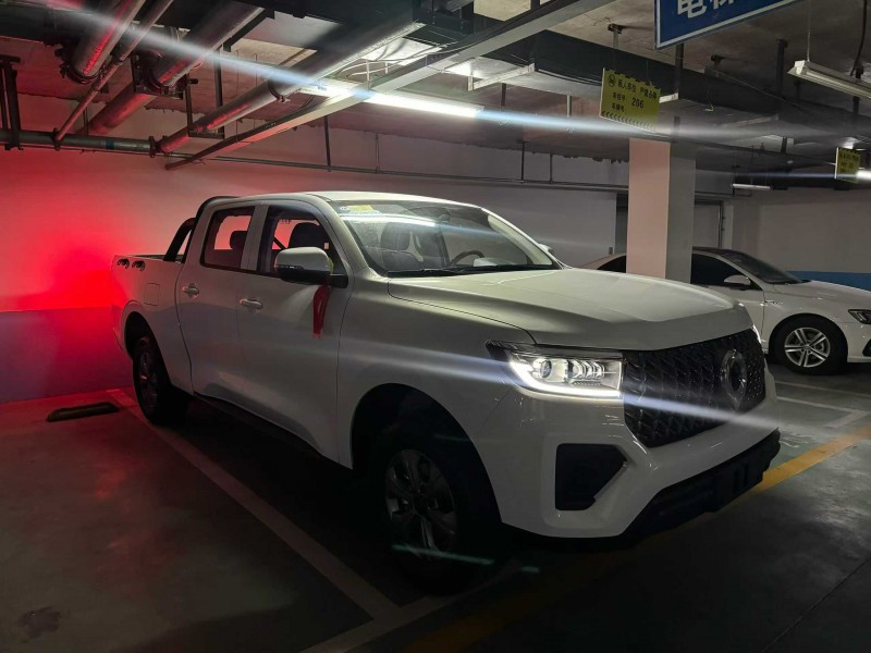 成都25年长城汽车炮 皮卡2