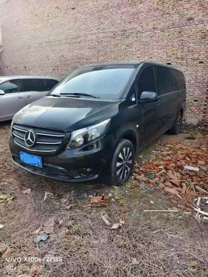 菏泽23年奔驰威霆2