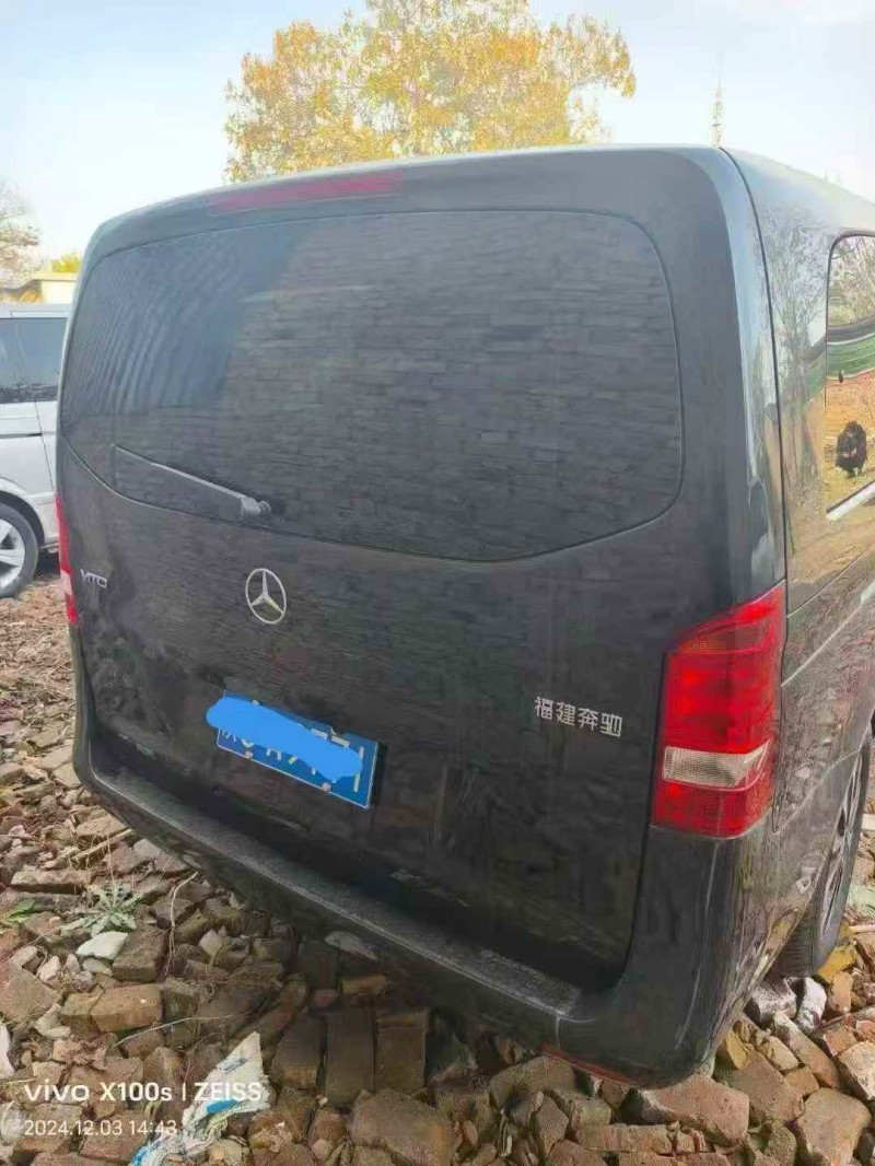 菏泽23年奔驰威霆8