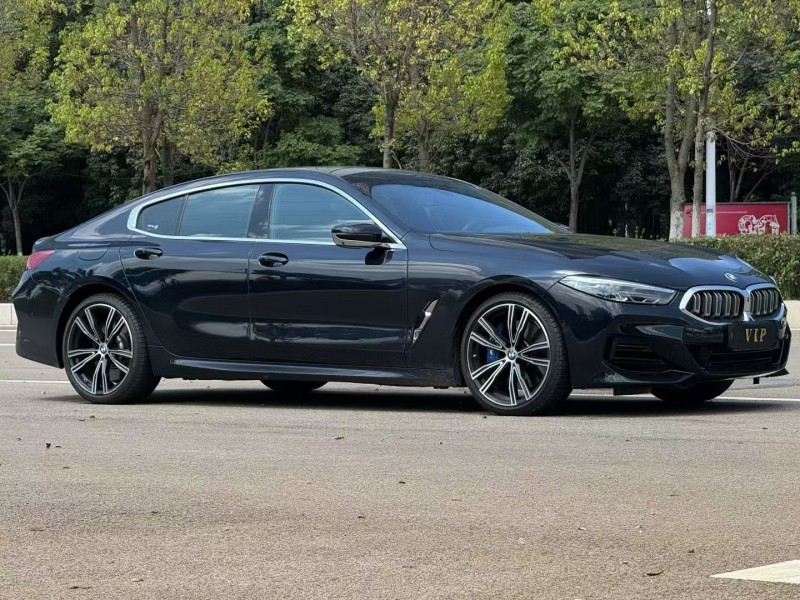 昆明24年宝马8系2