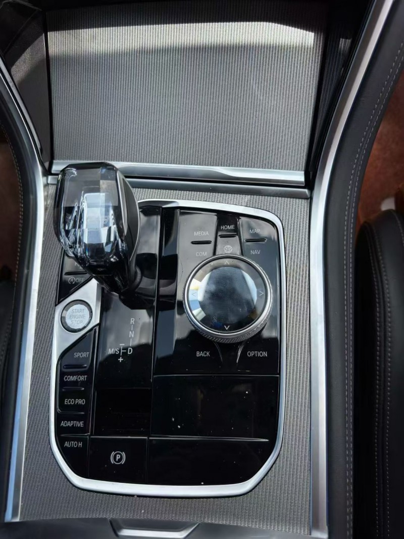 昆明24年宝马8系5