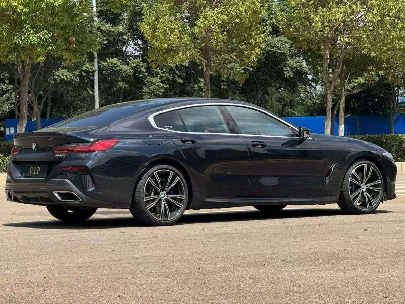 昆明24年宝马8系8