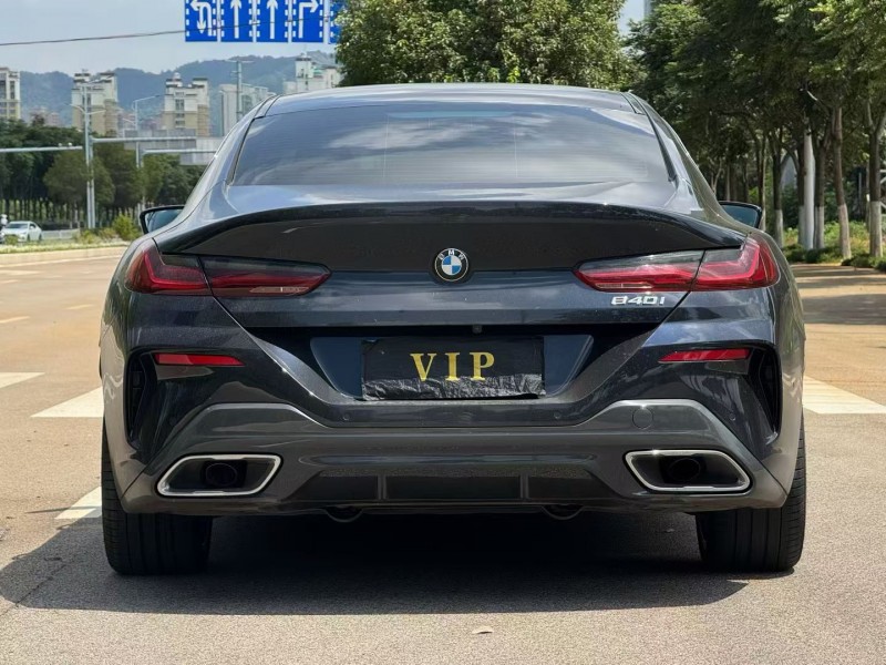 昆明24年宝马8系9