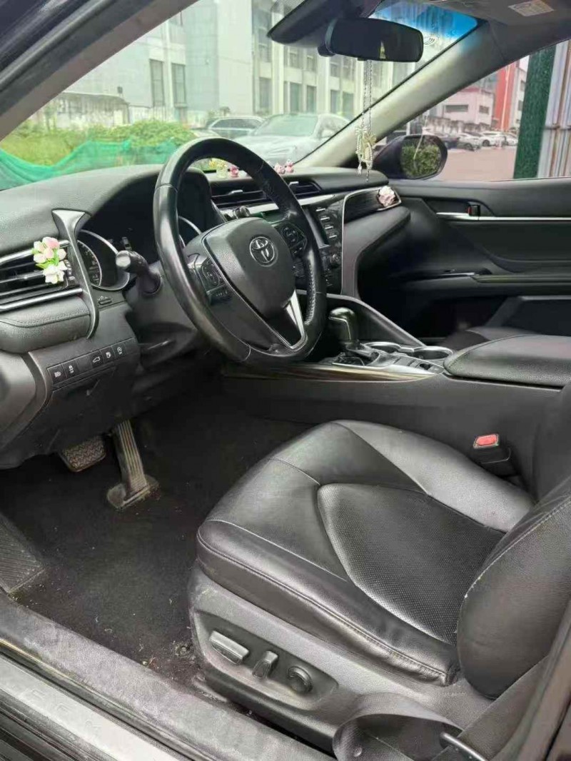 莆田18年丰田凯美瑞4