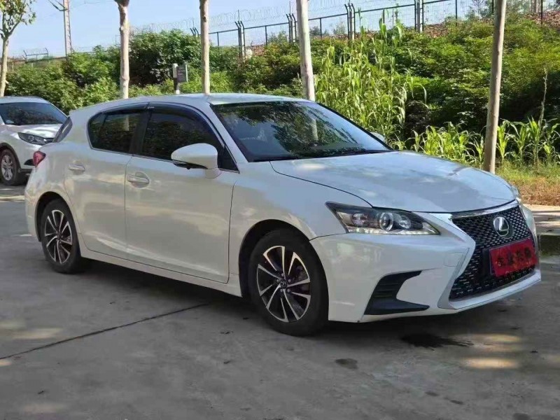 安阳18年雷克萨斯CT3