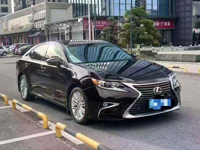 汕头17年雷克萨斯ES2
