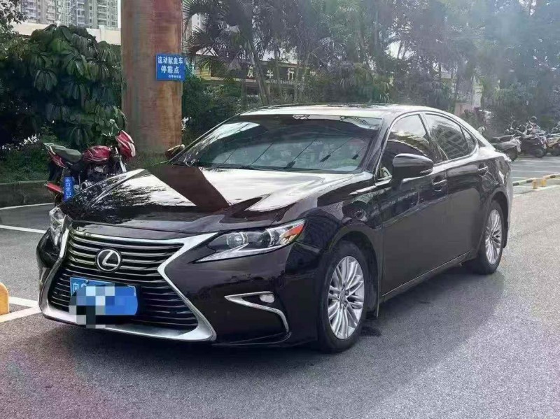 汕头17年雷克萨斯ES3