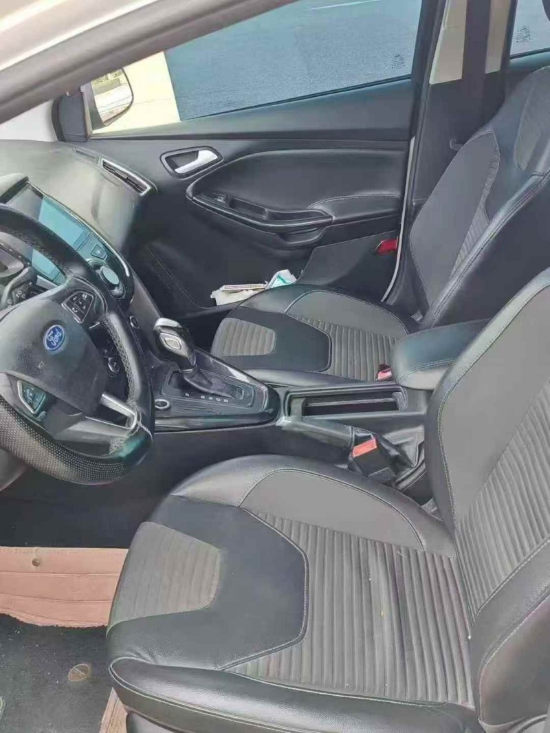 邯郸16年福特福克斯8