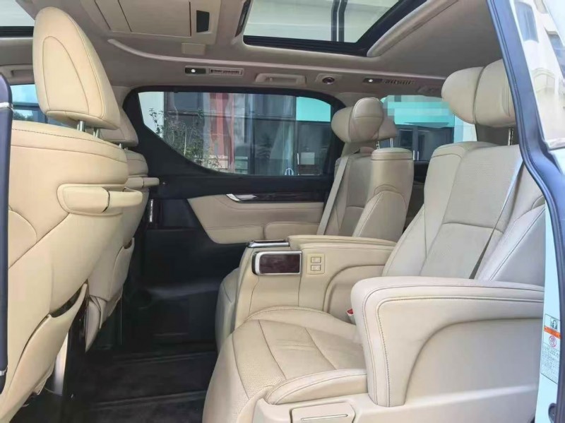 深圳22年丰田埃尔法5