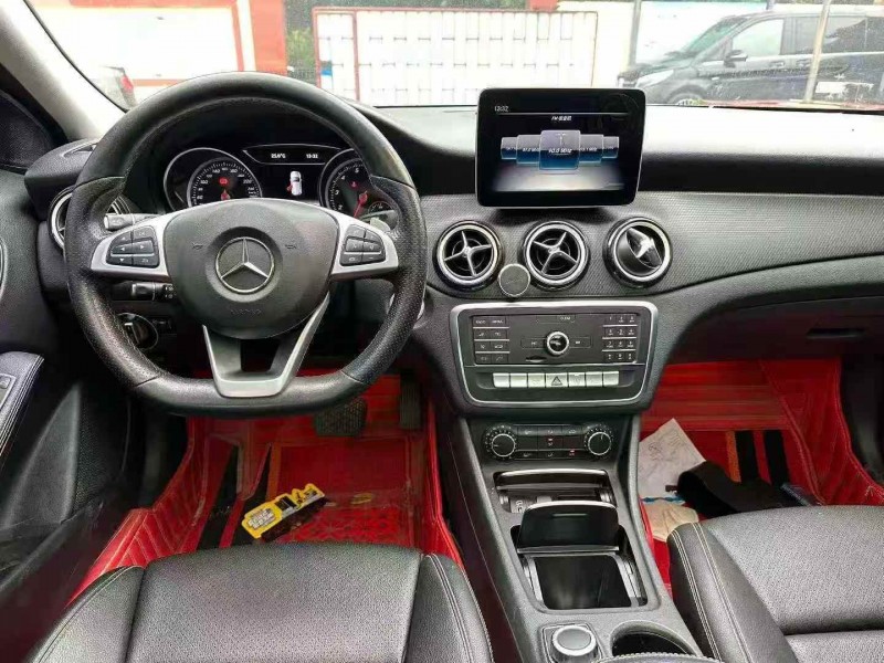 淄博19年奔驰GLA8