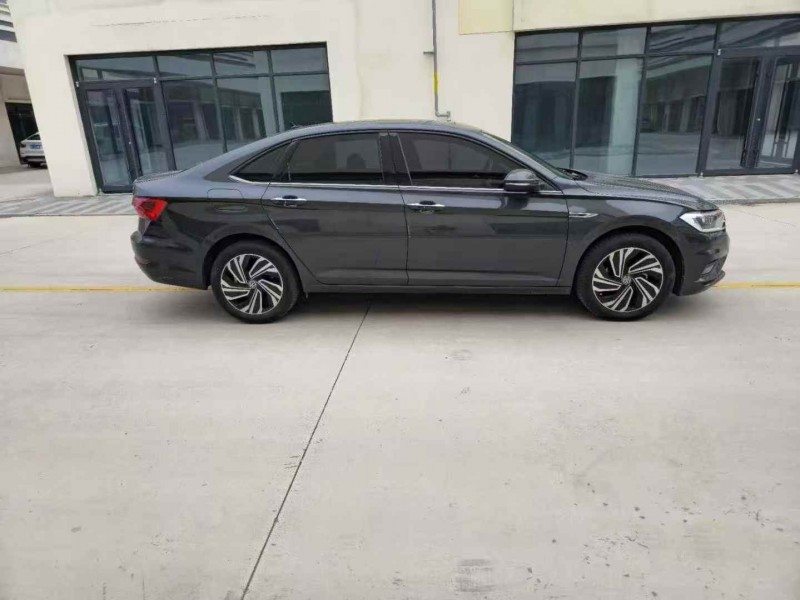 青岛22年大众速腾3