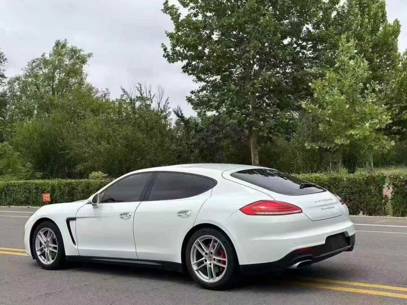 枣庄16年保时捷帕拉梅拉9