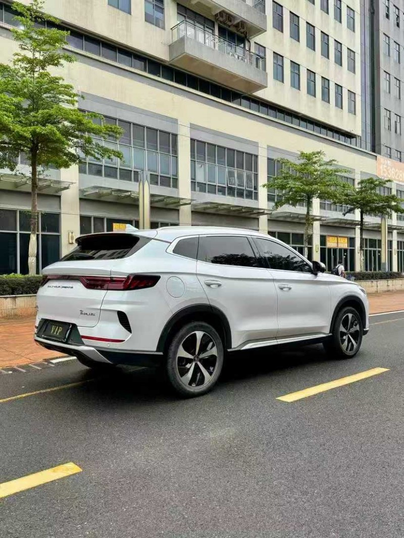 深圳22年比亚迪宋9