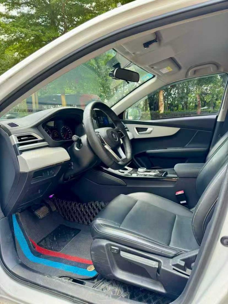 珠海23年比亚迪秦8