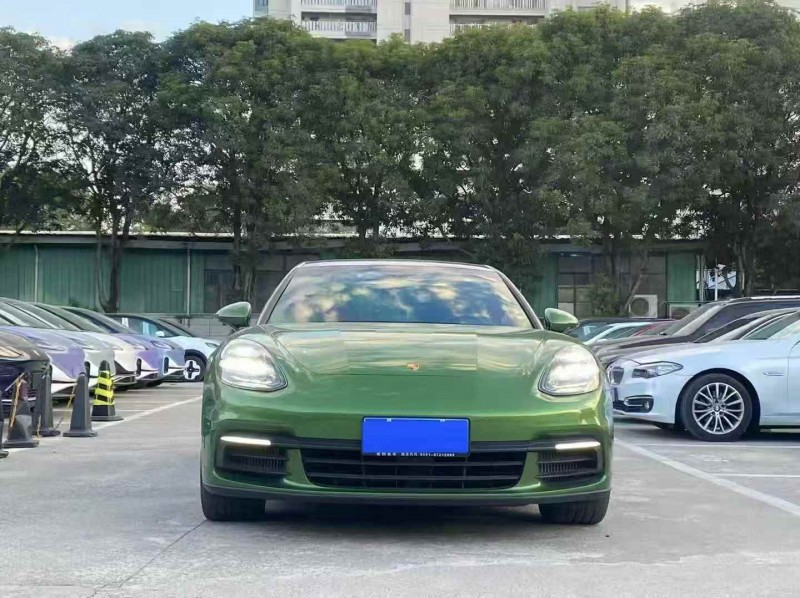 莆田19年保时捷帕拉梅拉1