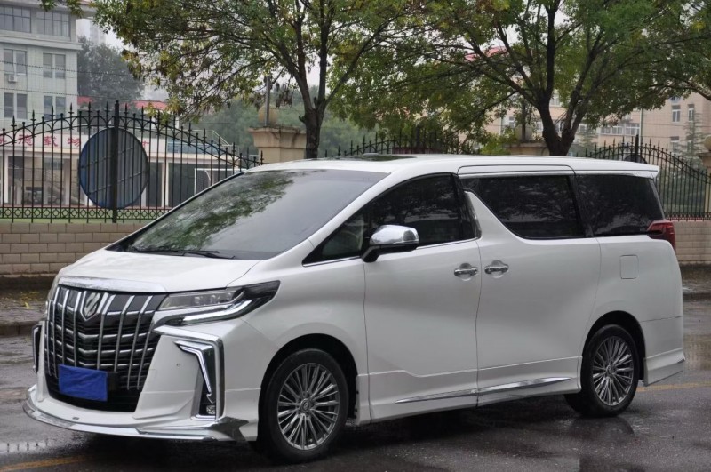 郑州17年丰田埃尔法3