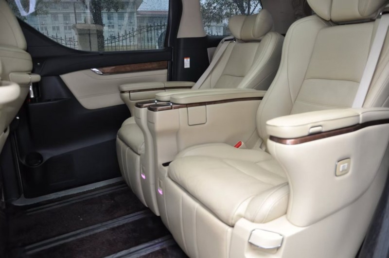 郑州17年丰田埃尔法6