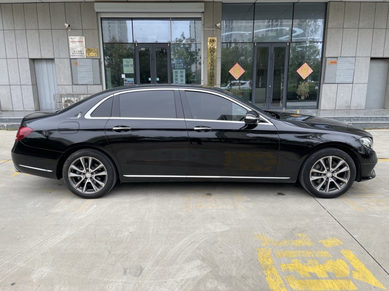 济宁19年奔驰E8