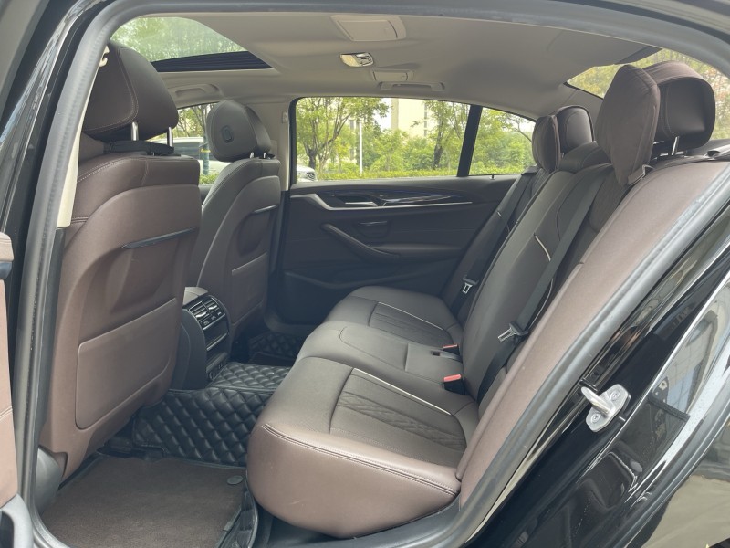 济宁21年宝马5系6