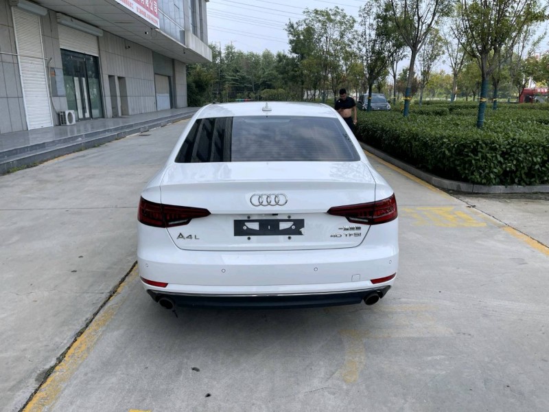 济宁18年奥迪A4L9