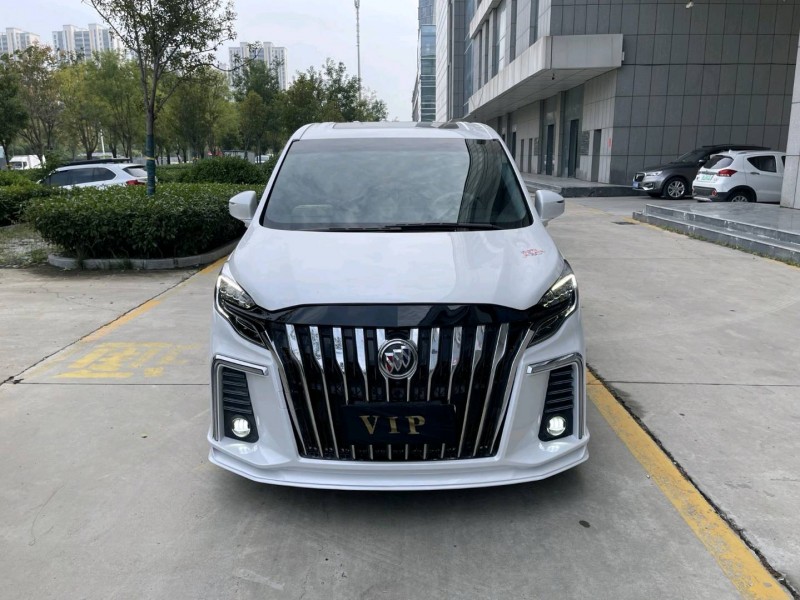 济宁21年别克GL81