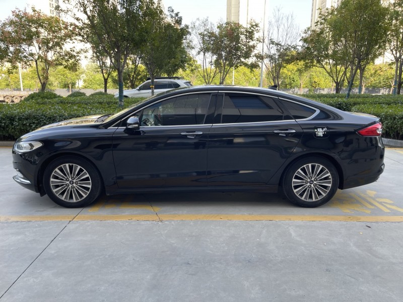 济宁17年福特蒙迪欧7