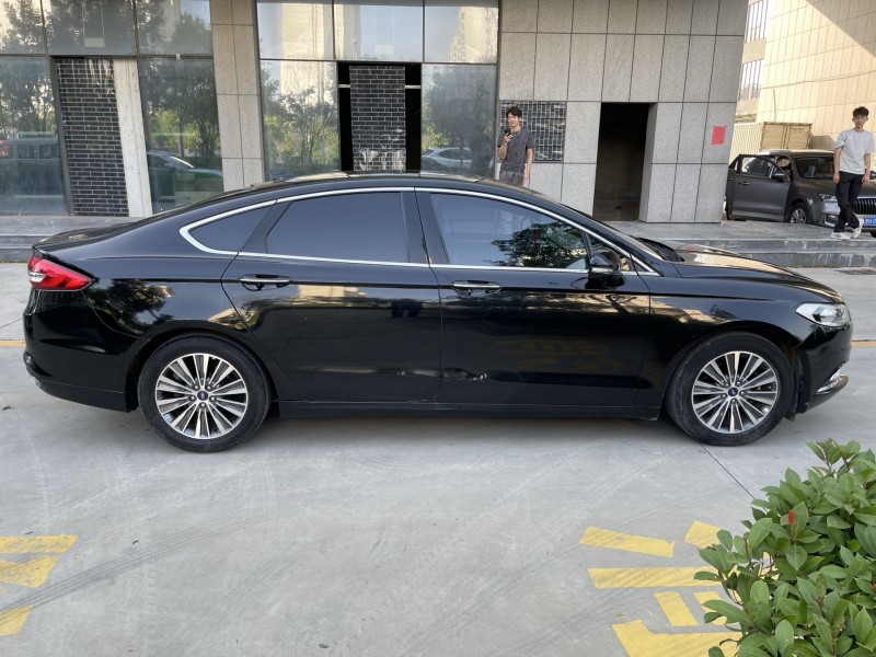 济宁17年福特蒙迪欧8