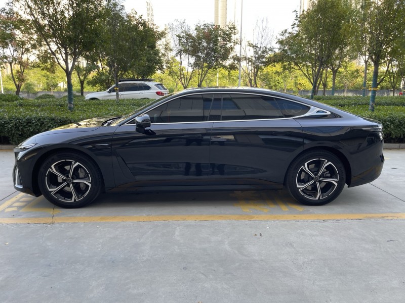 济宁24年奇瑞星途8