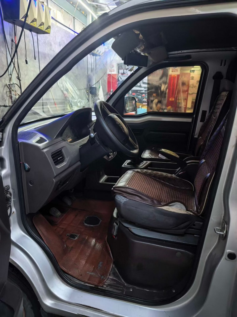漳州21年五菱汽车荣光4