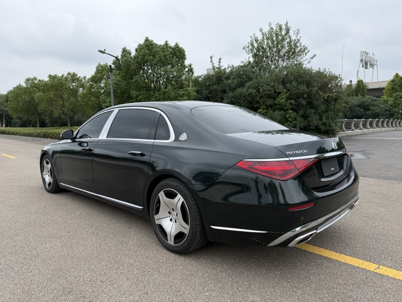 盐城23年奔驰迈巴赫S级8