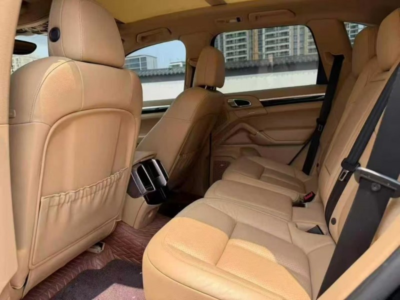 郑州15年保时捷卡宴4