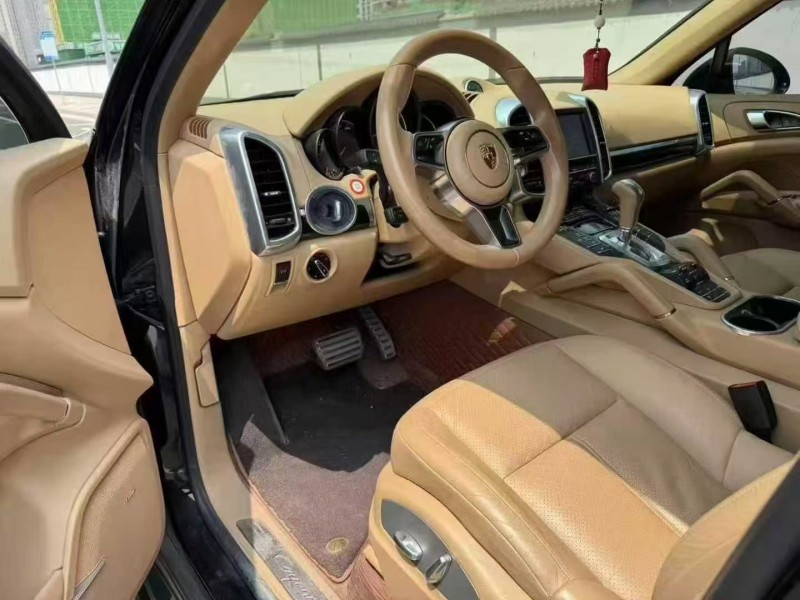 郑州15年保时捷卡宴7