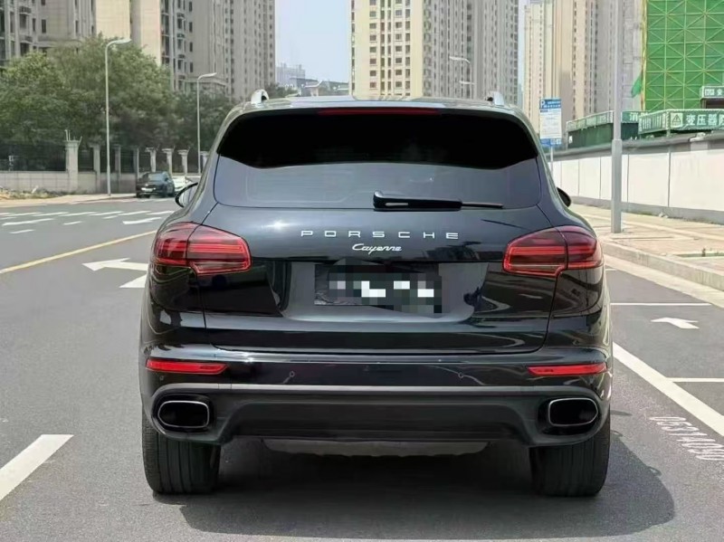 郑州15年保时捷卡宴8