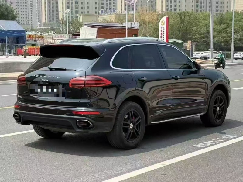 郑州15年保时捷卡宴9