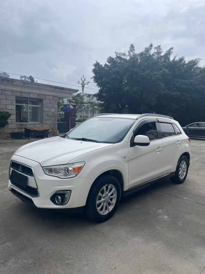 漳州13年三菱劲炫3