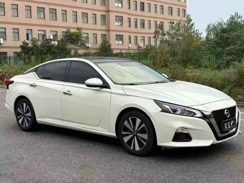 襄阳21年日产天籁3