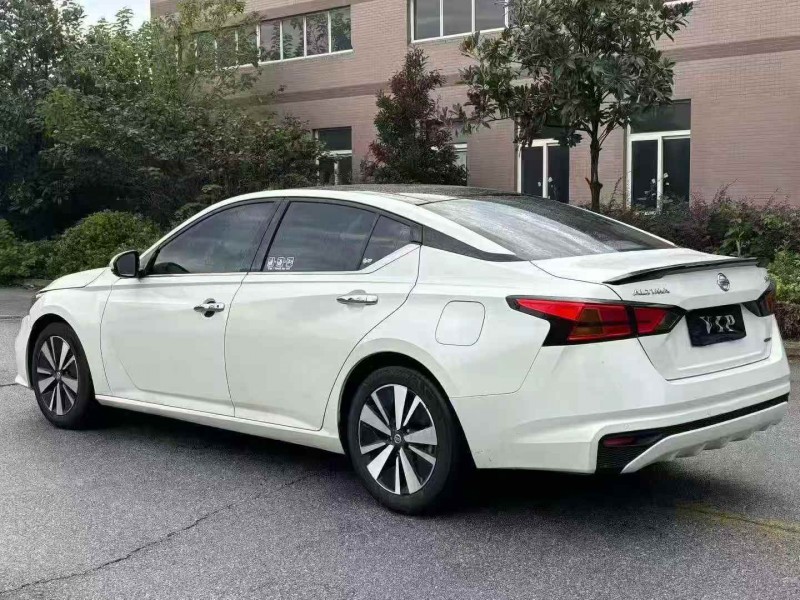 襄阳21年日产天籁4