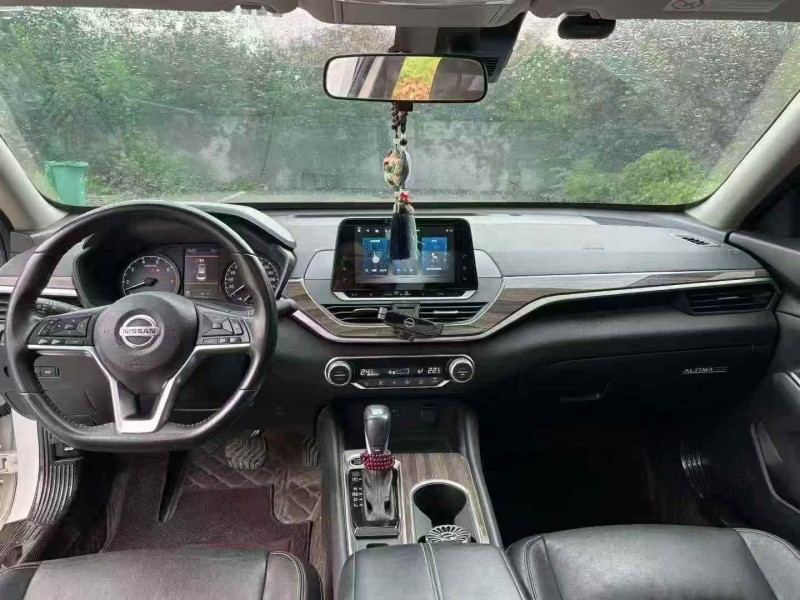 襄阳21年日产天籁8