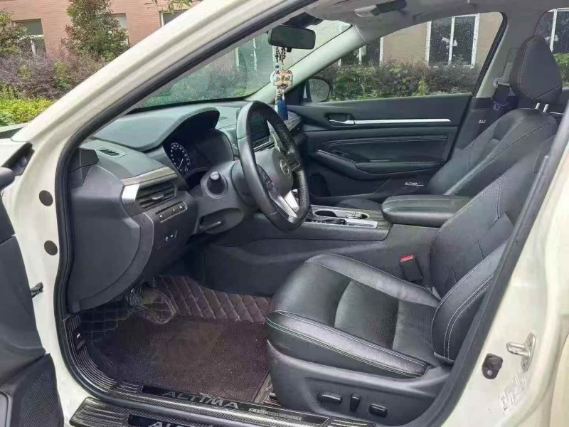 襄阳21年日产天籁9