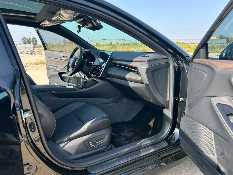 衡水25年丰田亚洲龙9