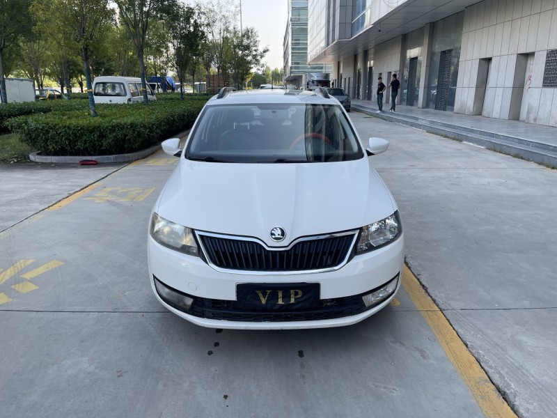 济宁16年斯柯达昕动1