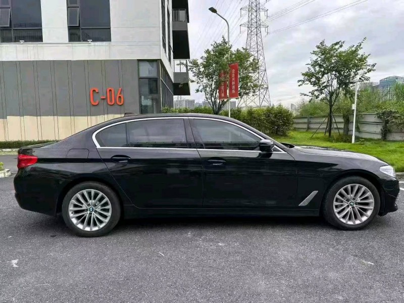 广州20年宝马5系4