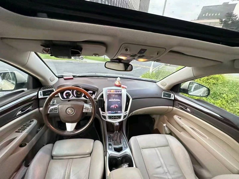 广州10年凯迪拉克SRX8