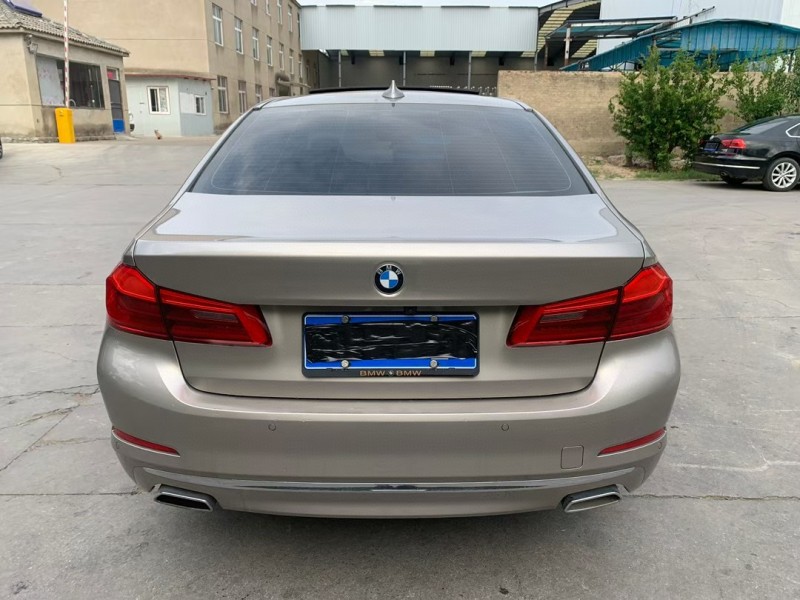 广州22年宝马5系9