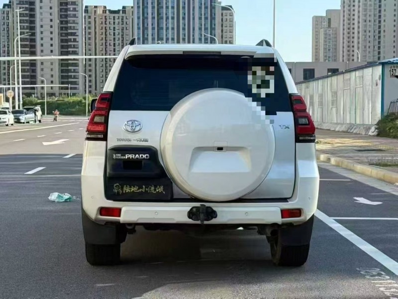 郑州17年丰田普拉多8