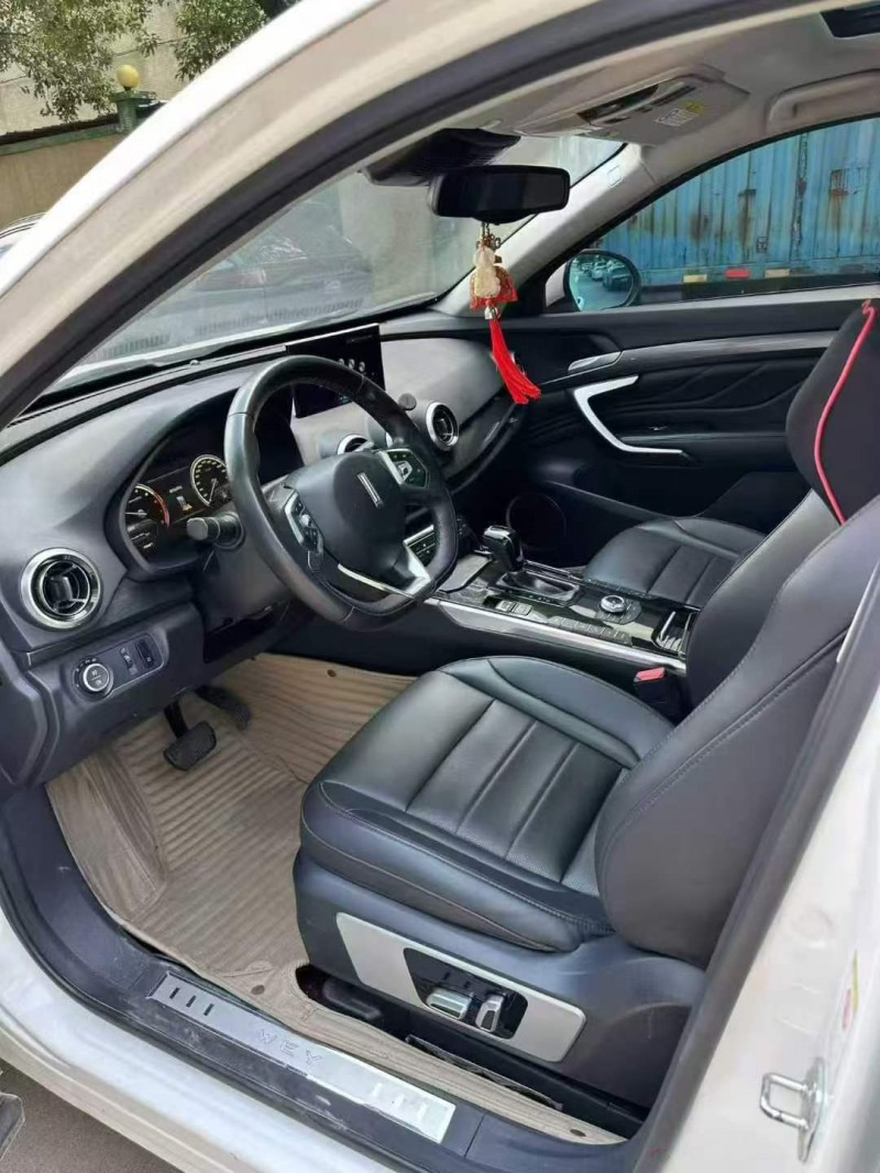 中山17年长城汽车魏牌5