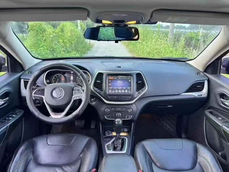 衢州18年Jeep自由光4