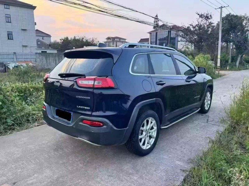 衢州18年Jeep自由光6