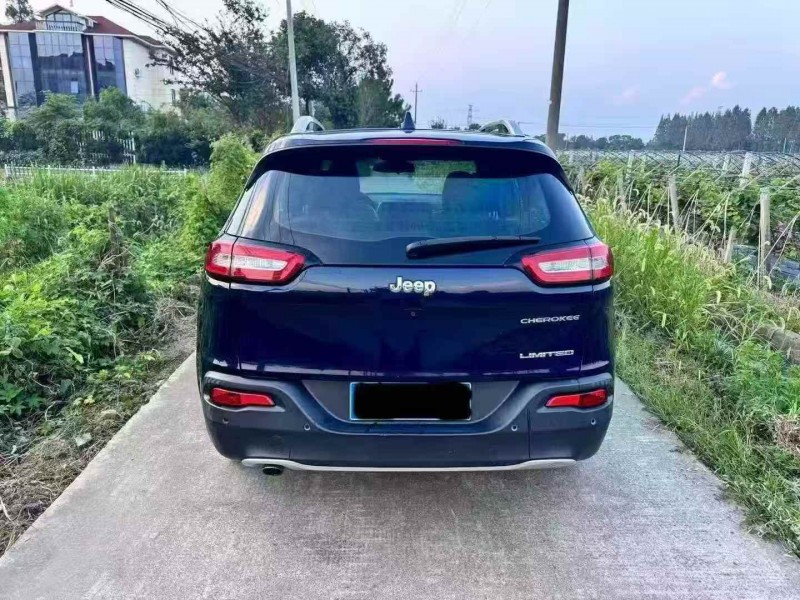 衢州18年Jeep自由光8
